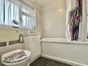 Family Bathroom- click for photo gallery